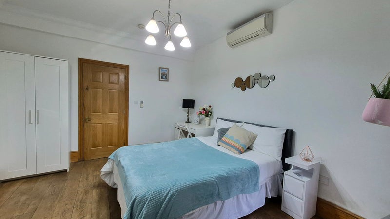 Room Cockspur Court in City of Westminster