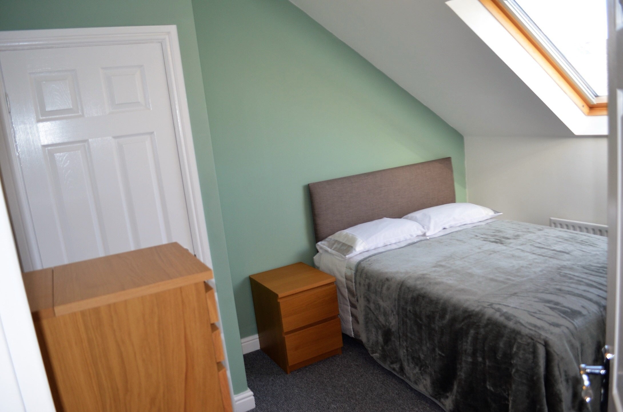 Flat Second Avenue in Newcastle upon Tyne