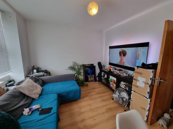 Flat Sidney Avenue in London