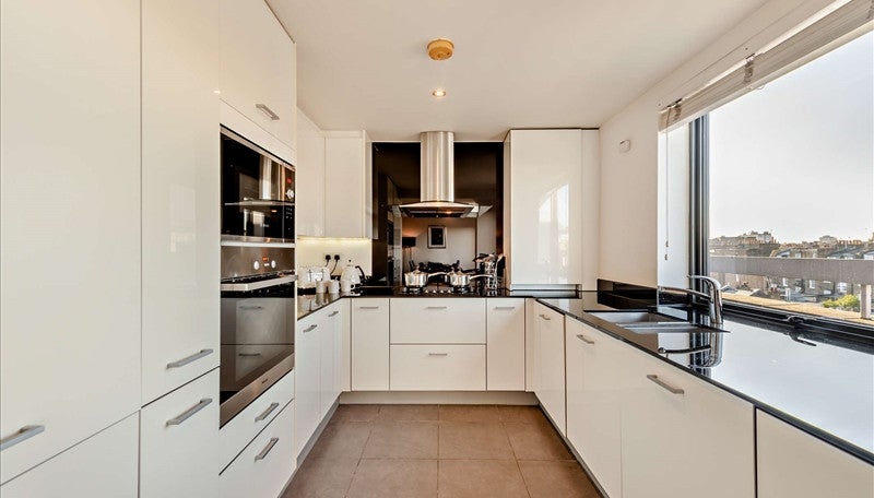 Flat Fulham Road in Greater London