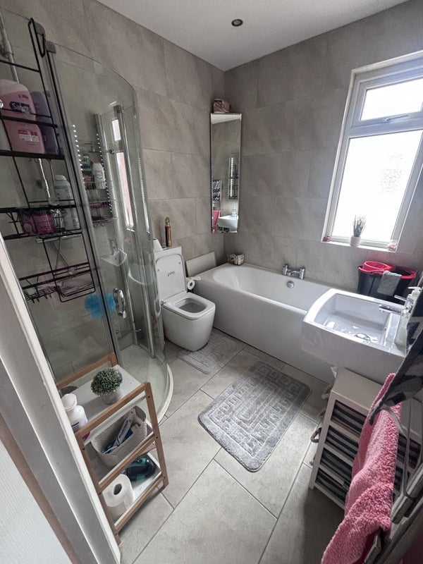Room Duffield Road in Salford