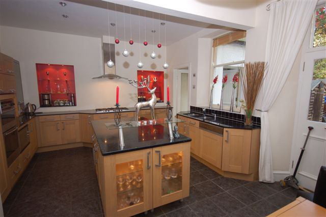 Room Comiston Road in City of Edinburgh