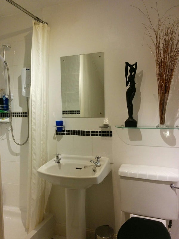 Room Comiston Road in City of Edinburgh