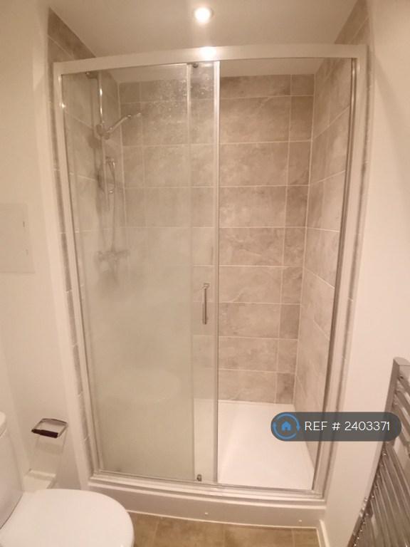 Room Sayers Way in Greater London