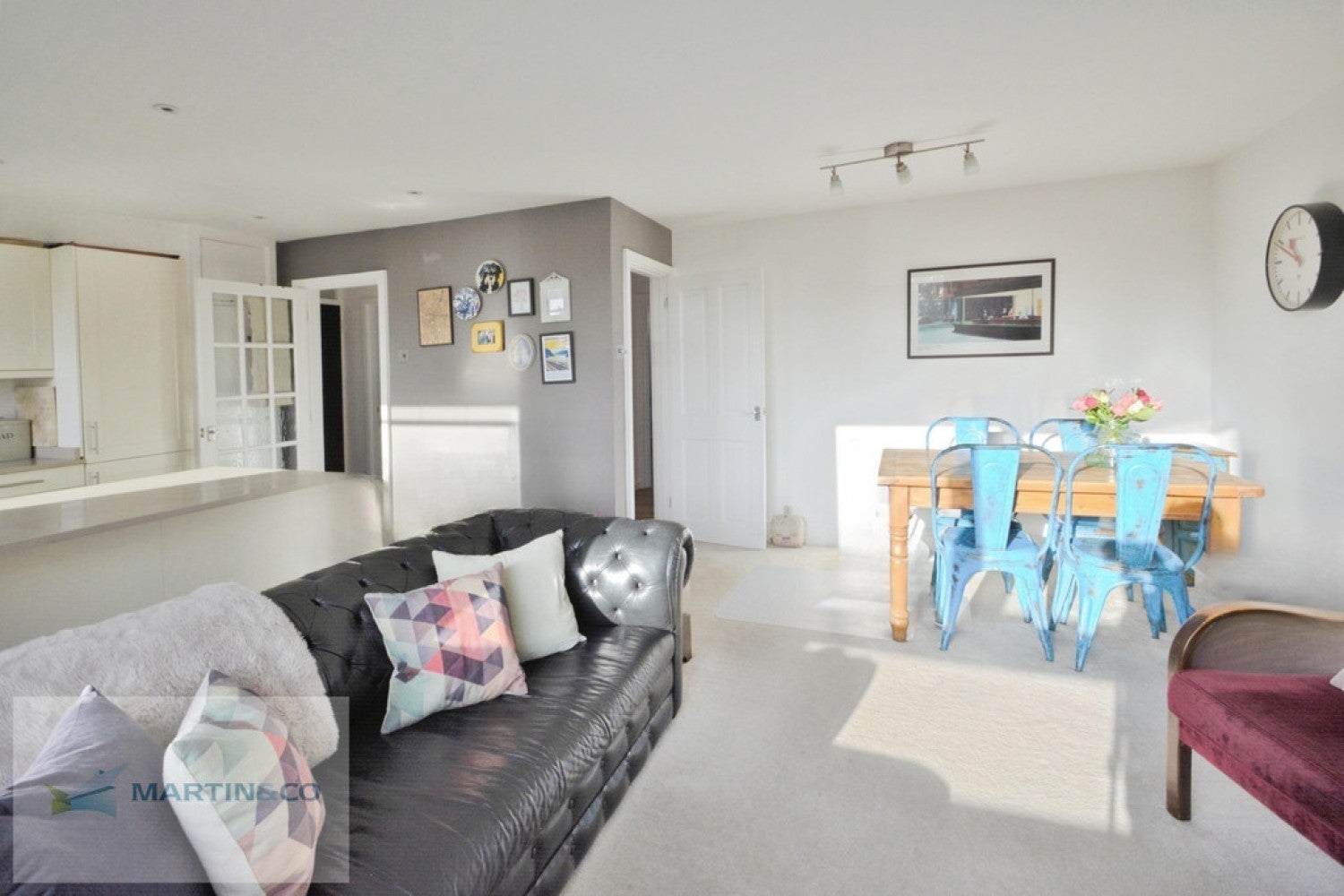 Flat Rydens Road in Walton-on-Thames