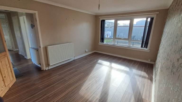 Flat Lindores Drive in Kirkcaldy