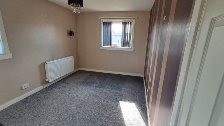 Flat Lindores Drive in Kirkcaldy
