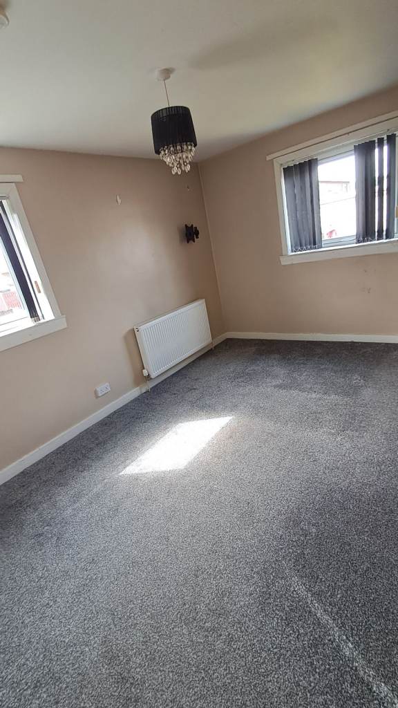 Flat Lindores Drive in Kirkcaldy