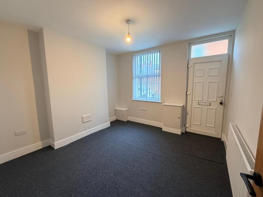 House Whitestone Drive in Nottingham