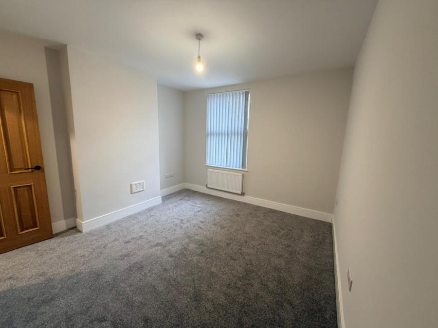 House Whitestone Drive in Nottingham