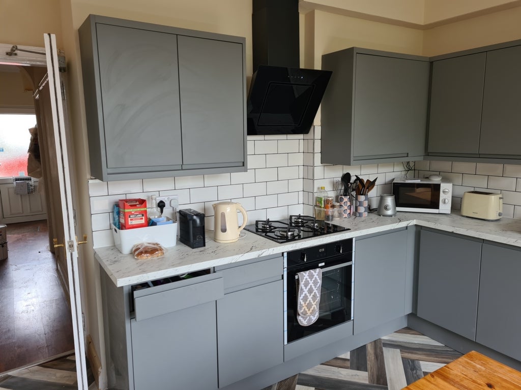 Room Rolleston Drive in Nottingham