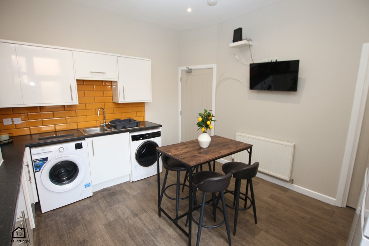 Room Hodges Street in Wigan