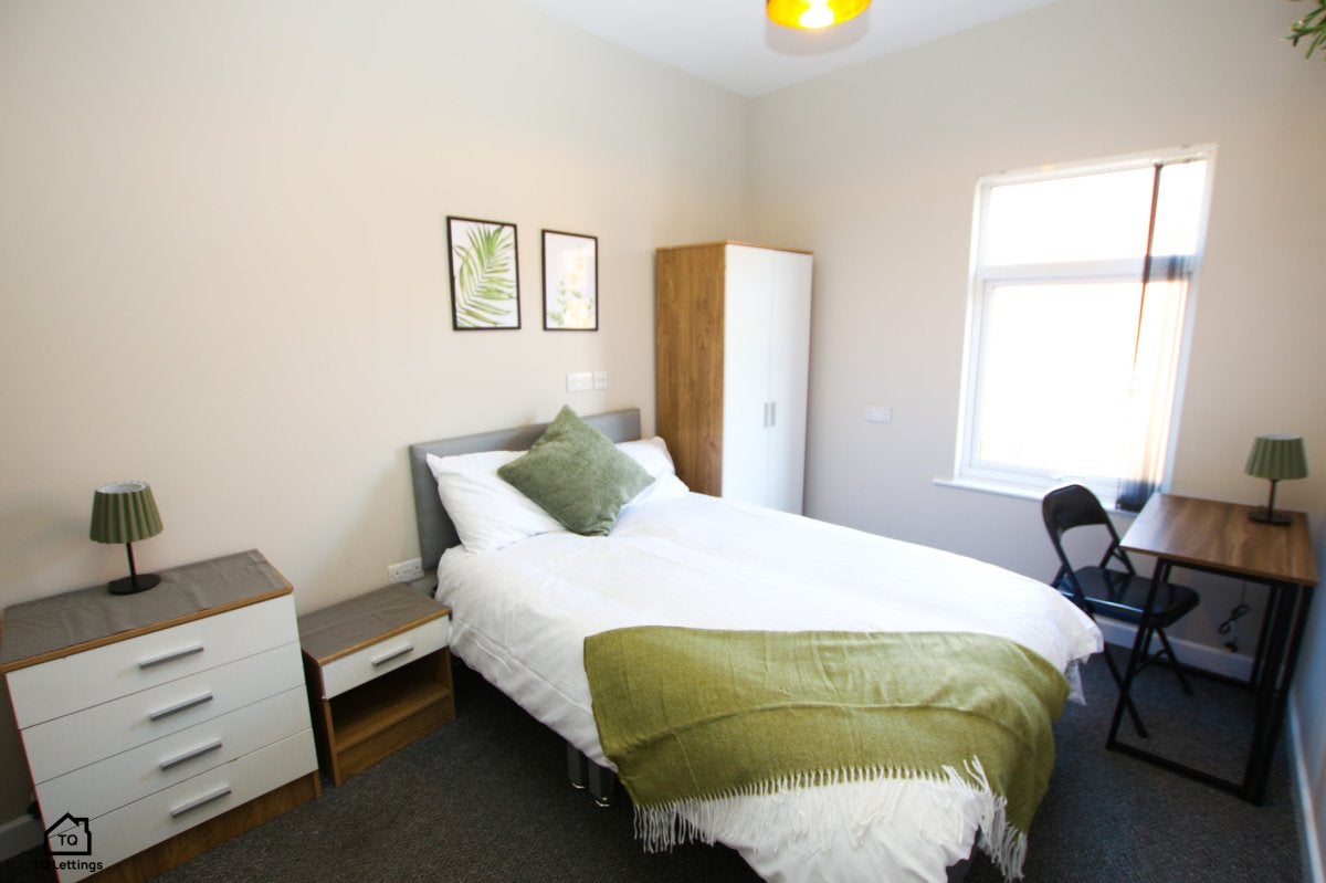 Room Hodges Street in Wigan