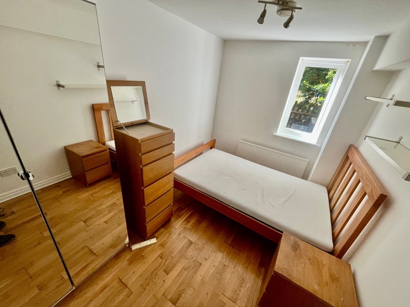 Room Chilton Grove in Greater London