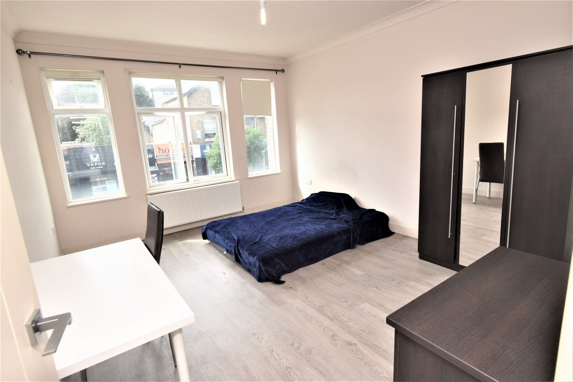 Flat Brent Street in Greater London
