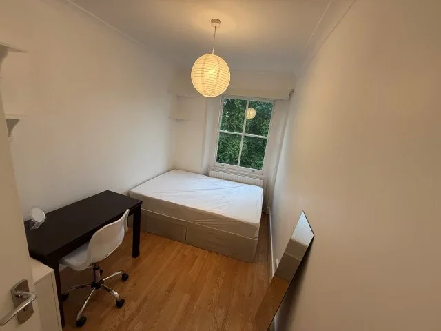 Flat Oakley Square in Greater London