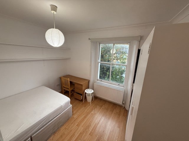 Flat Oakley Square in Greater London