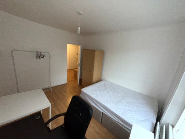 Flat Oakley Square in Greater London