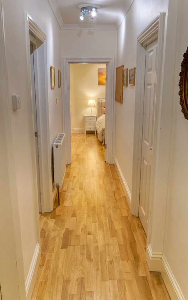 Flat West End Lane in Greater London