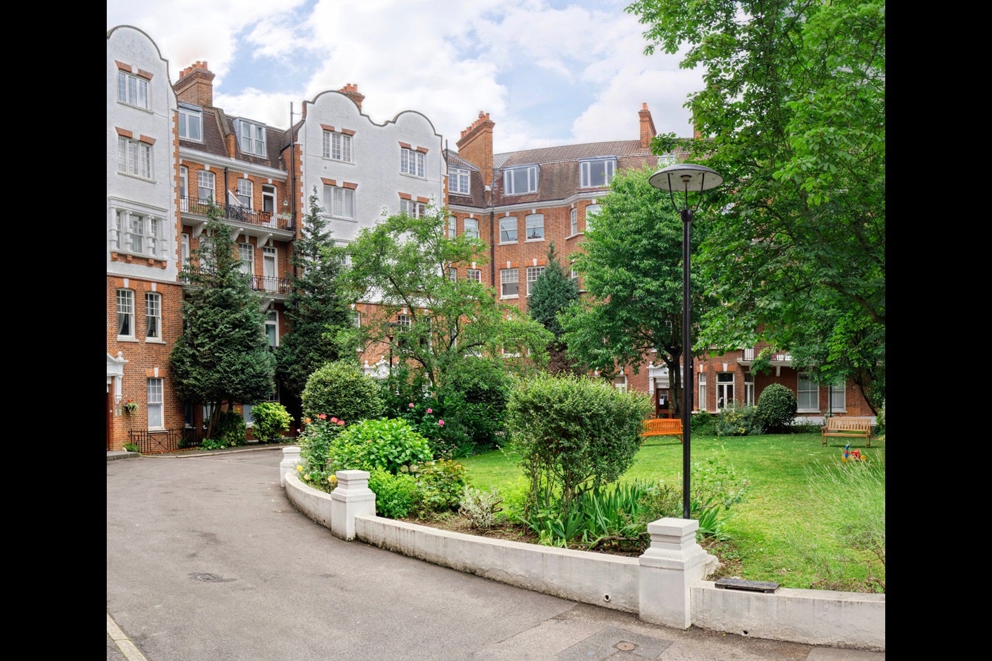 Flat West End Lane in Greater London