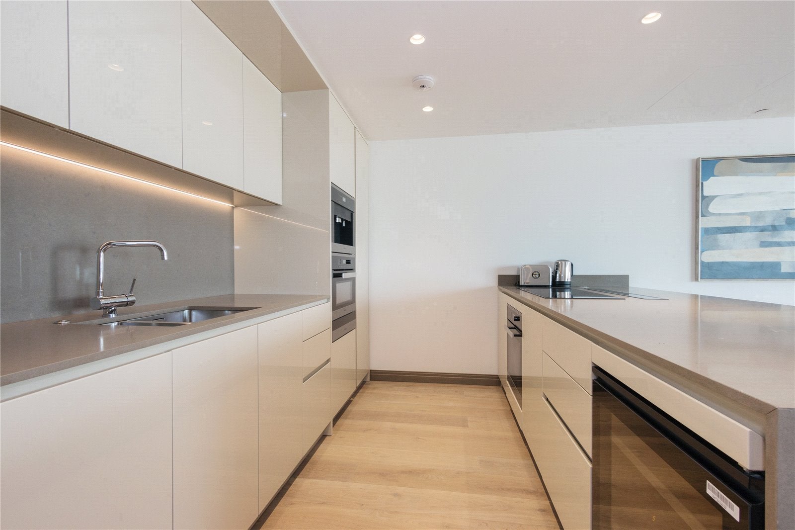Flat Blackfriars Road in Greater London