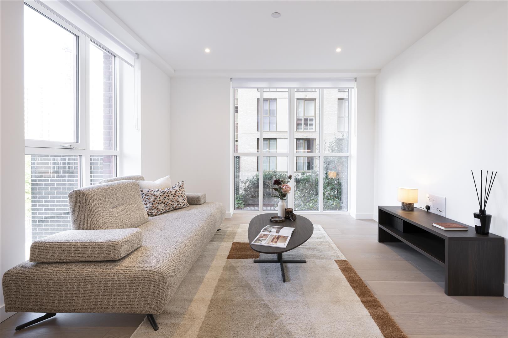 Flat Fifth Way in Greater London