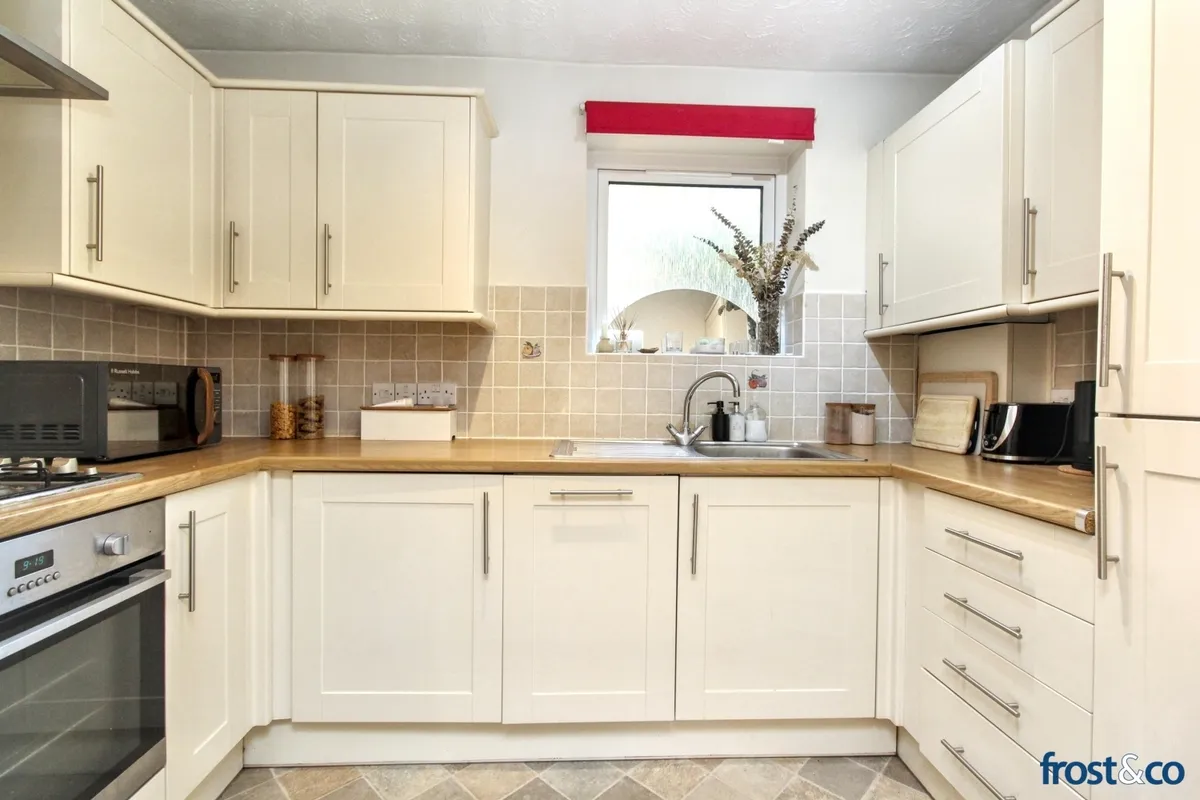 Flat Chalice Close in Poole