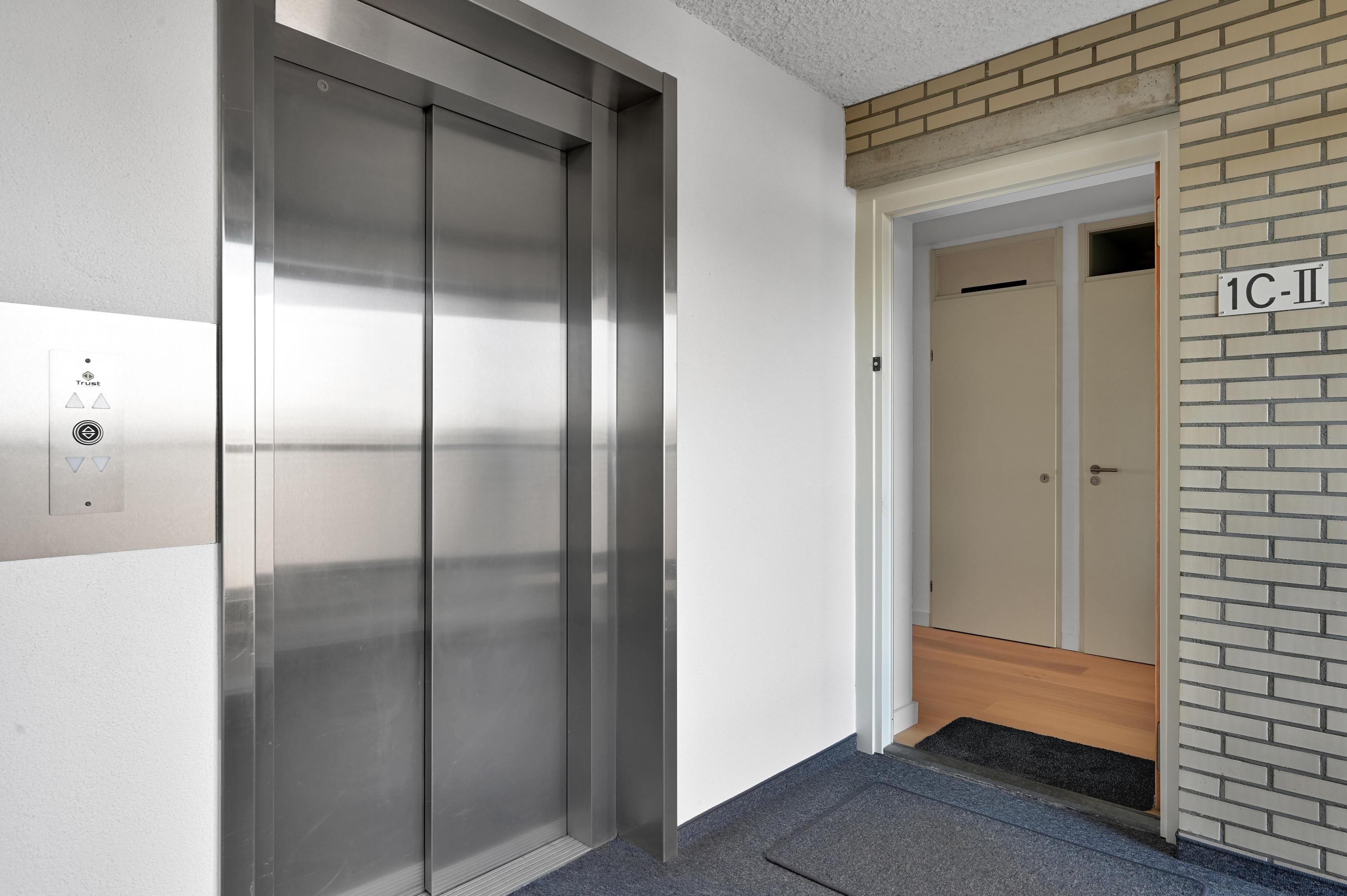 Appartement te koop: Spinozalaan 1C-II, Voorburg