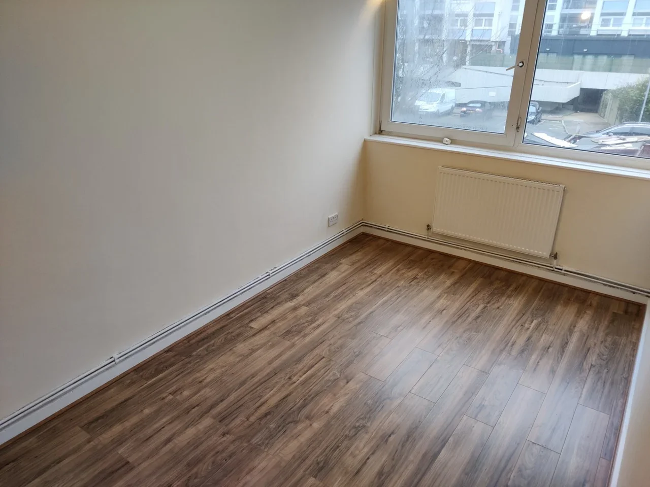 House Navestock Crescent in Greater London