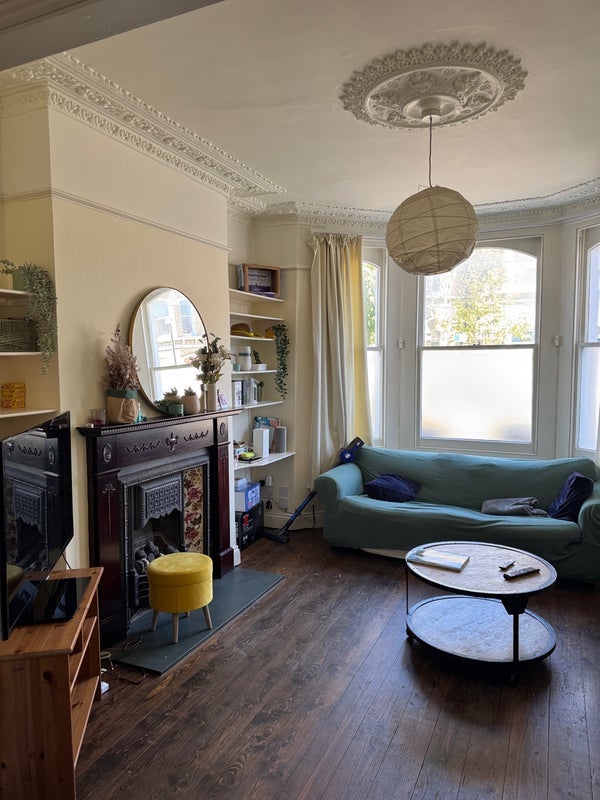 Room Ballater Road in Greater London