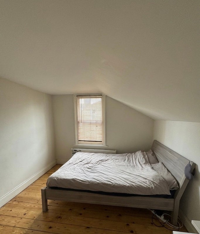 Room Ballater Road in Greater London