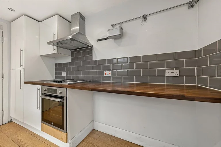 House Astbury Road in Greater London
