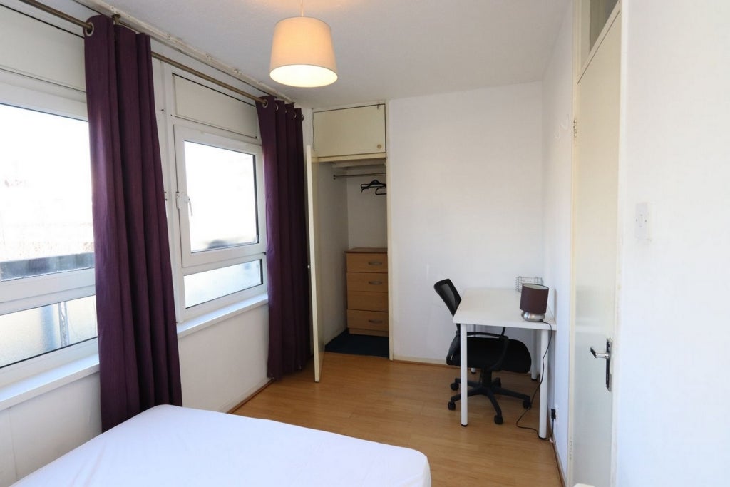 Room Globe Road in Greater London