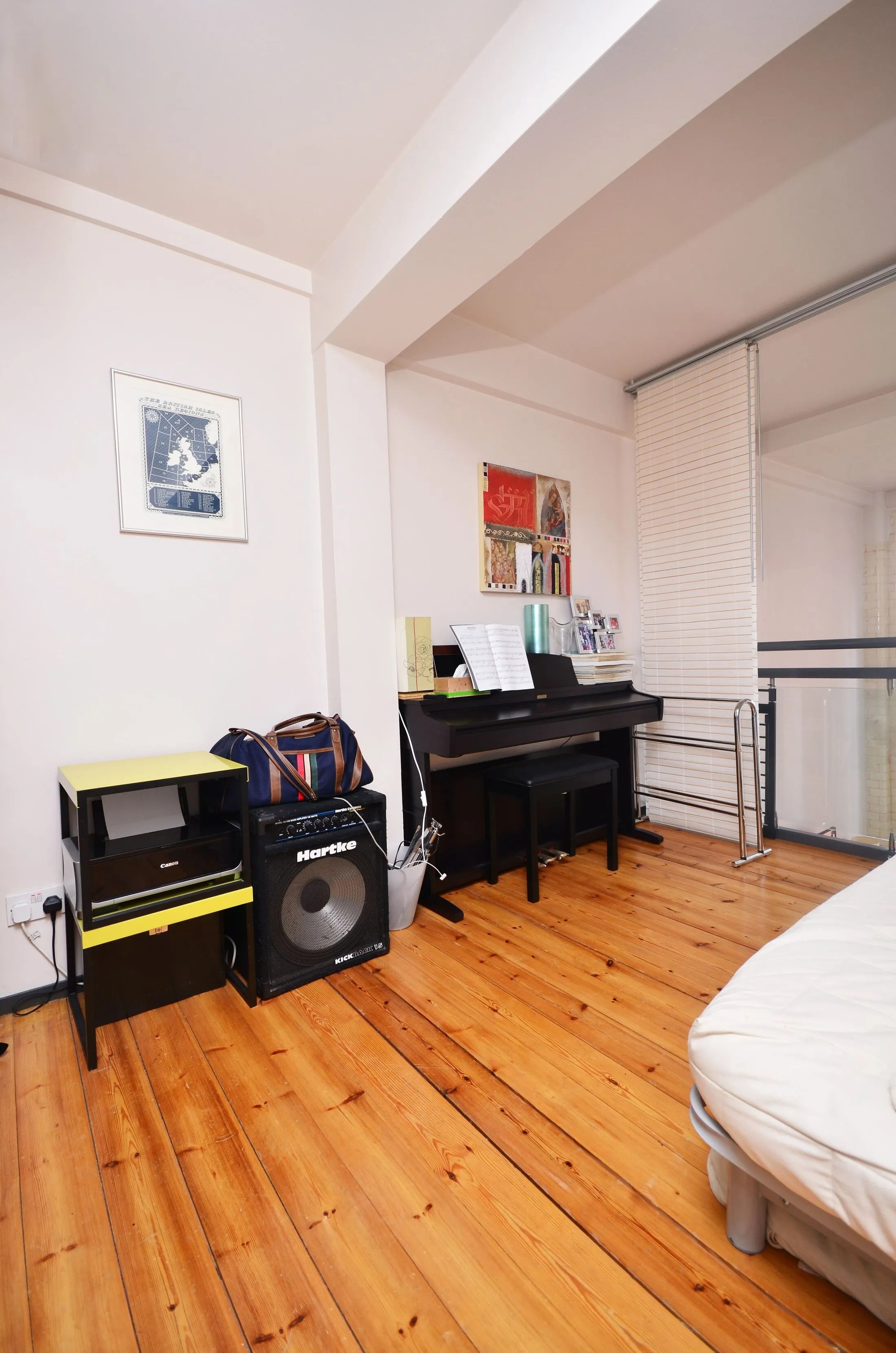 Flat Fairfield Road in Greater London