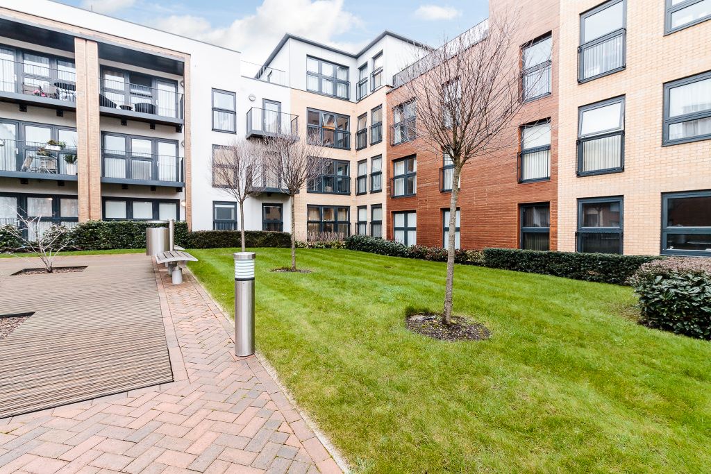 Flat Letchworth Road in Greater London