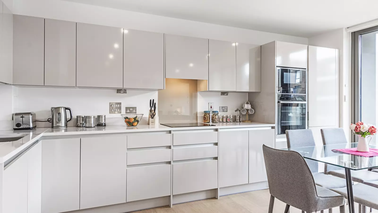 Flat Kilburn Park Road in City of Westminster
