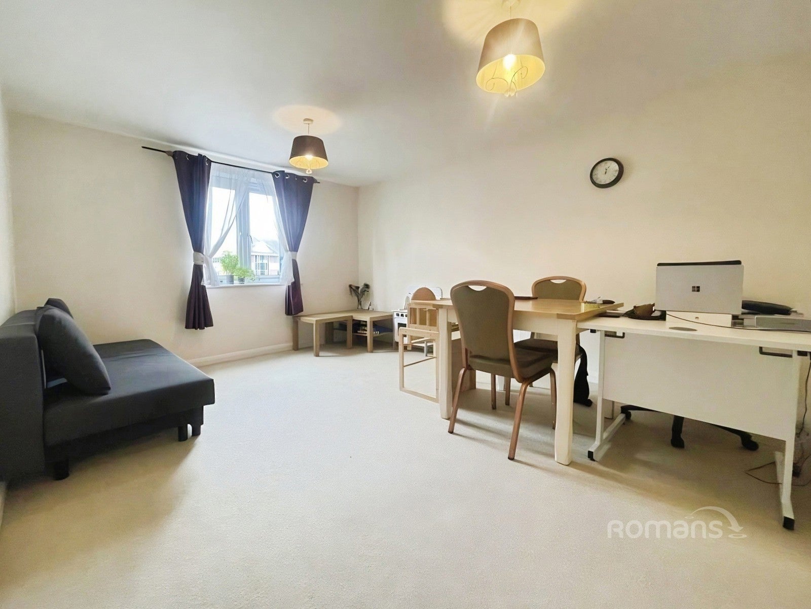 Flat Jubilee Hall Road in Rushmoor