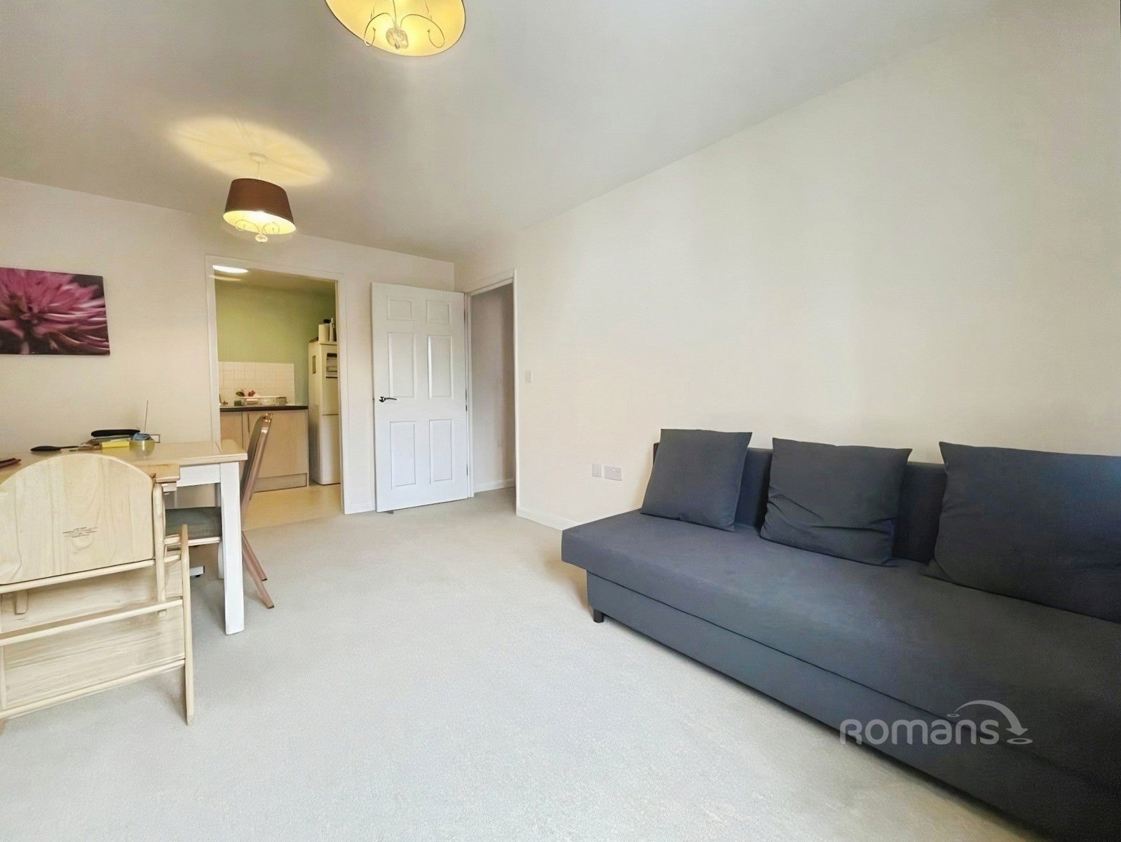 Flat Jubilee Hall Road in Rushmoor