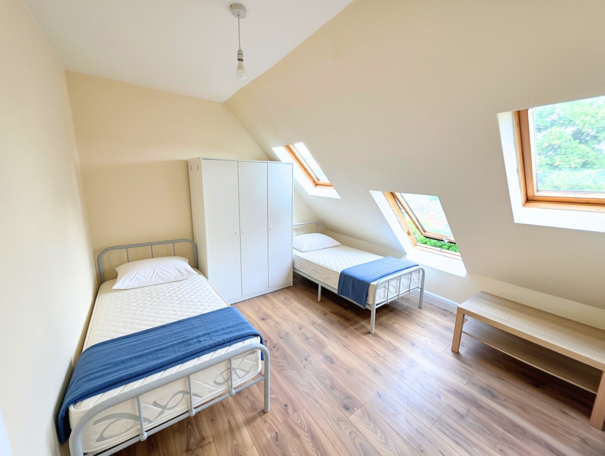 Flat Hay Lane in Greater London