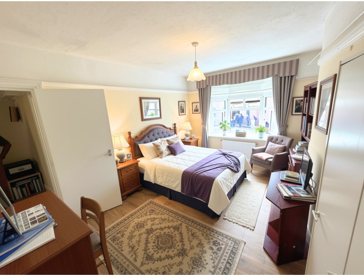 Flat Hay Lane in Greater London