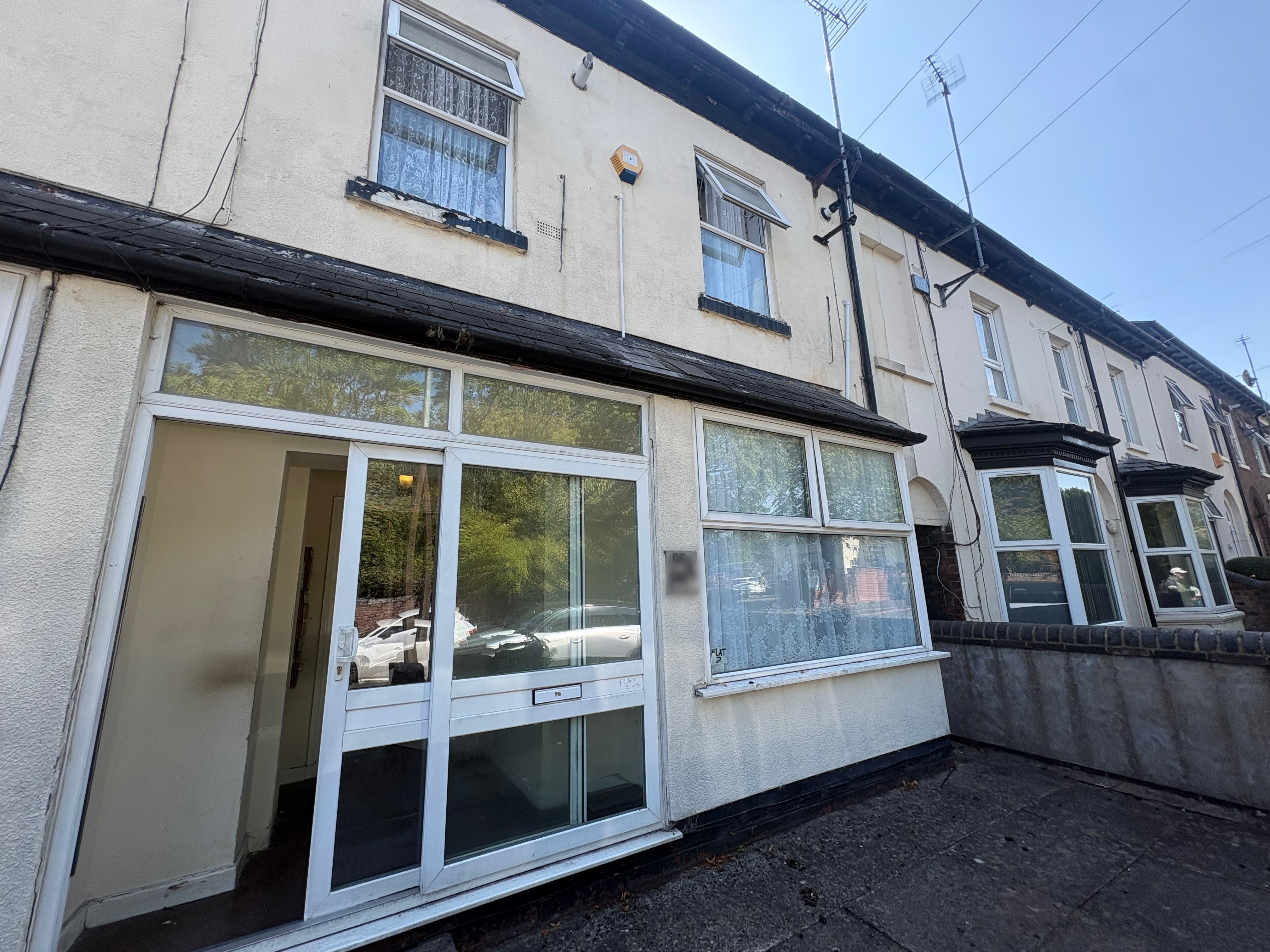 Flat South Road in Sandwell