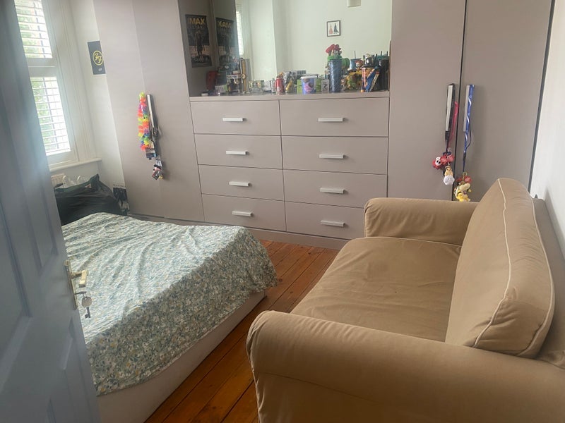 Room Brading Road in Greater London