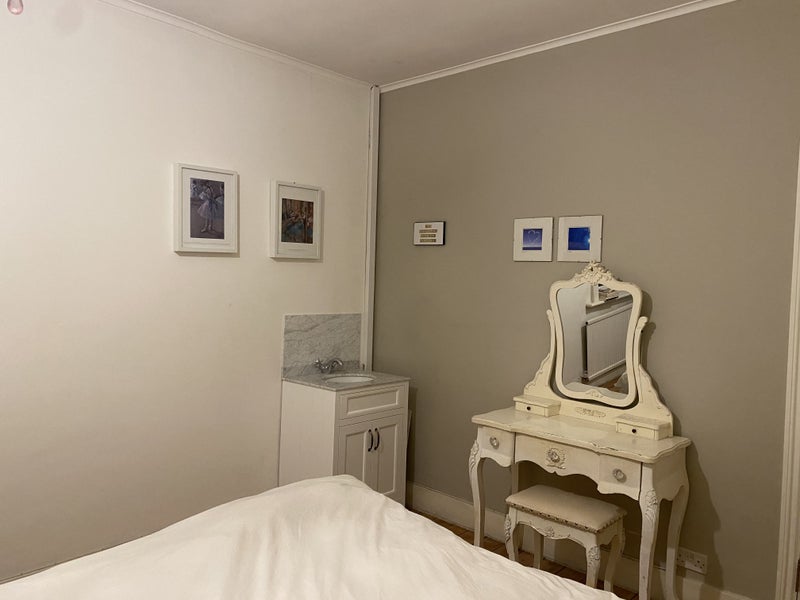 Room Brading Road in Greater London