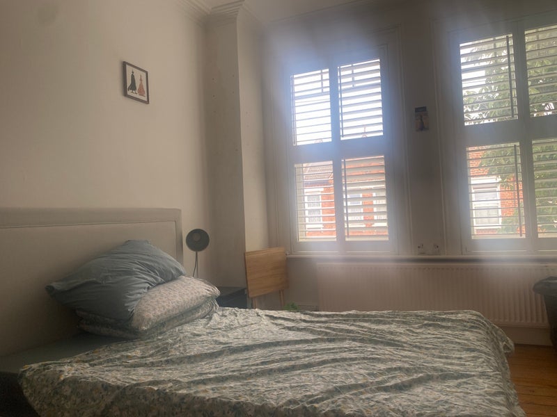Room Brading Road in Greater London
