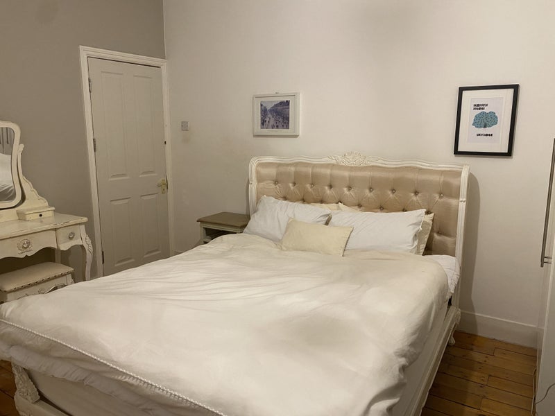Room Brading Road in Greater London