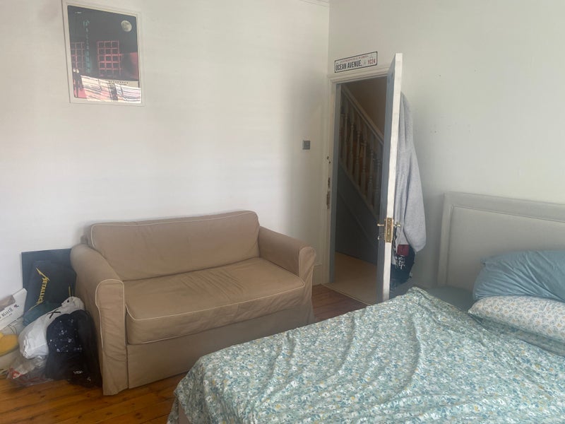Room Brading Road in Greater London