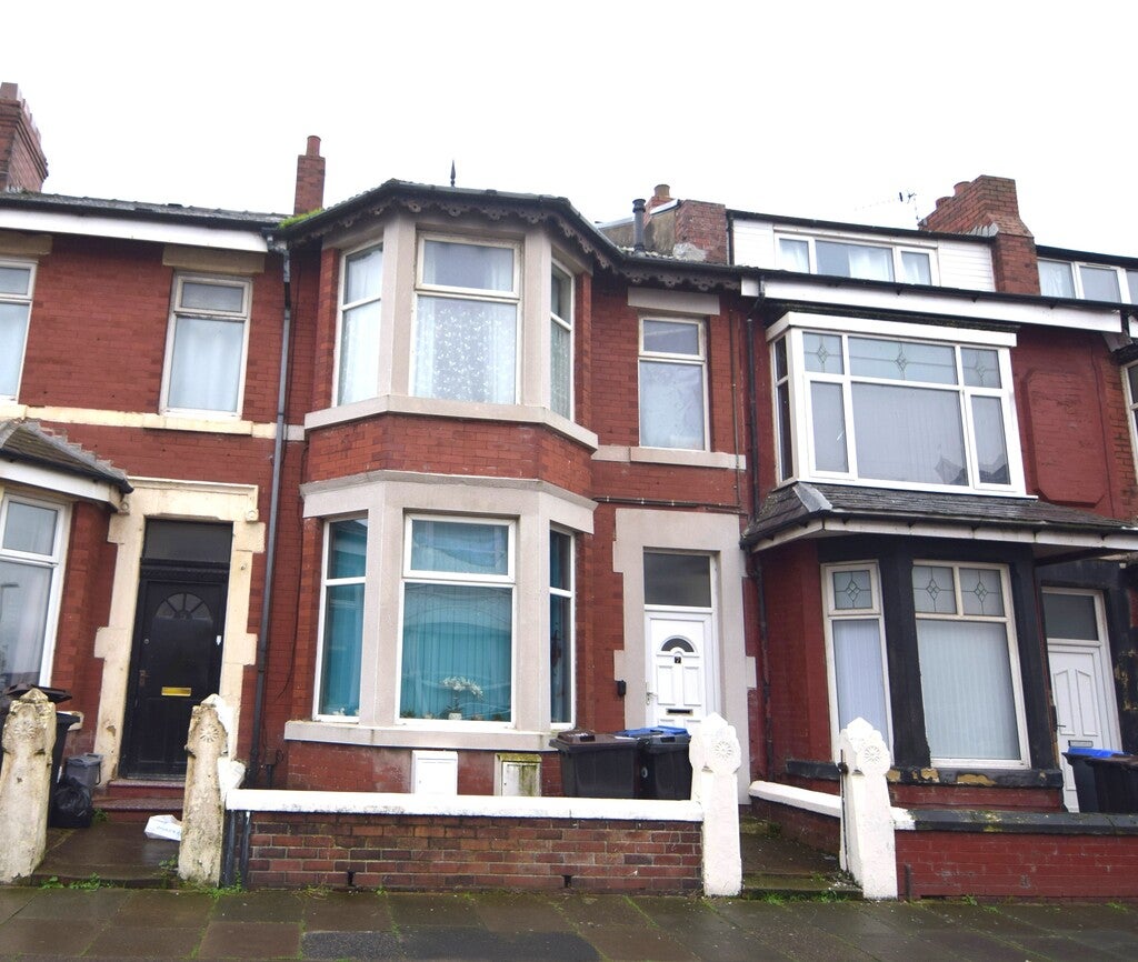 Flat Dickson Road in Blackpool