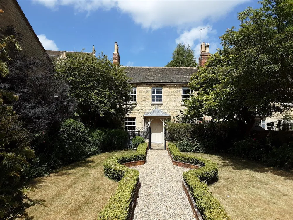 House Bath Row in South Kesteven