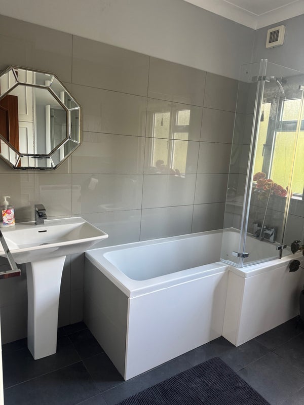 Room Walpole Road in Greater London