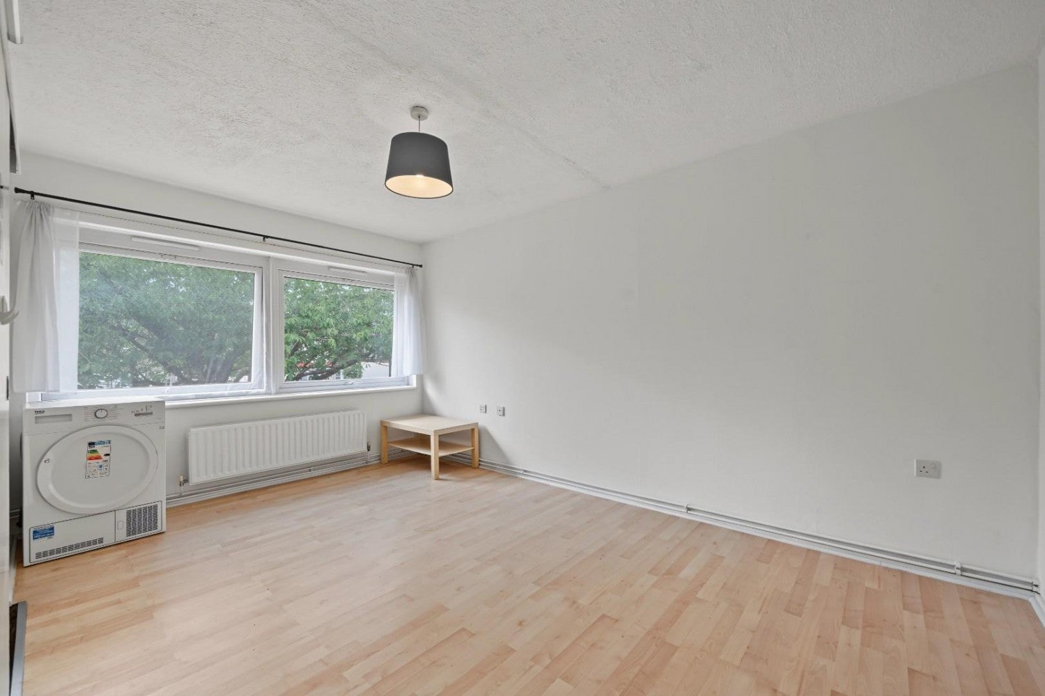 Flat Eldon Road in Greater London